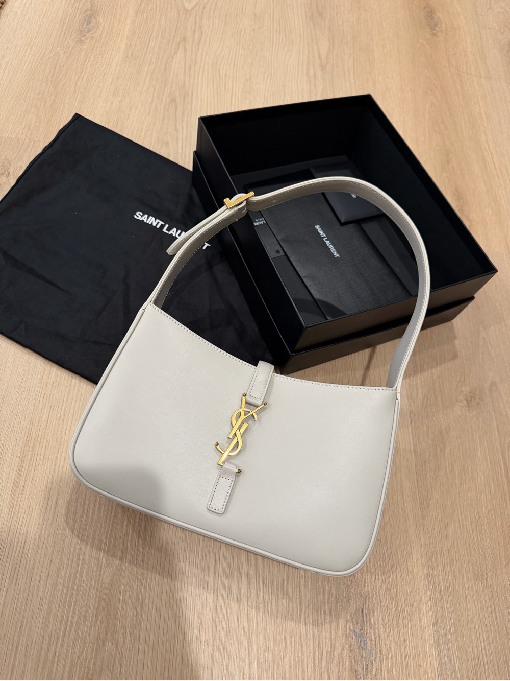 Saint Laurent cream LE 5 À 7 in smooth leather